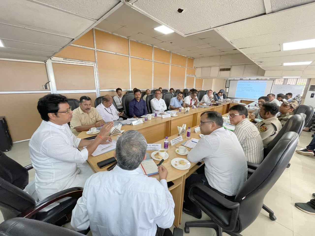 এয়ারপোর্ট এডভাইজারি কমিটির বৈঠকে পৌরহিত্য করেন সাংসদ বিপ্লব