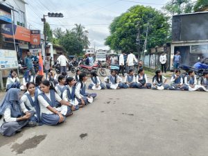 ধর্মনগর থানার সামনে ফের এবিভিপি-র পথ অবরোধ, অভিযুক্তদের গ্রেপ্তারের দাবিতে উত্তপ্ত পরিস্থিতি