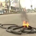 ওড়িশা উত্তাল : সৌম্যশ্রীর মৃত্যুকে কেন্দ্র করে বিজেডি কর্মীদের লোক সেবা ভবন ঘেরাওয়ের চেষ্টা, কাঁদানে গ্যাস ছুঁড়ল পুলিশ, আটক ১০০-র বেশি, মৃতার পরিবারের সাথে কথা বললেন রাহুল, সহায়তার আশ্বাস, ১৭ জুলাই ওড়িশা বনধের ডাক কংগ্রেসের