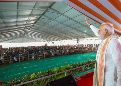 অনুপ্রবেশকারীদের সাহায্য করে বাংলার পরিচয় বিপন্ন করেছে তৃণমূল, দুর্গাপুরে সভা থেকে মমতা সরকারকে তীব্র আক্রমণ প্রধানমন্ত্রীর