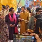 রাজ ঠাকরে ১৩ বছর পর মাতোশ্রীতে উদ্ধব ঠাকরেকে জন্মদিনের শুভেচ্ছা জানাতে আসেন