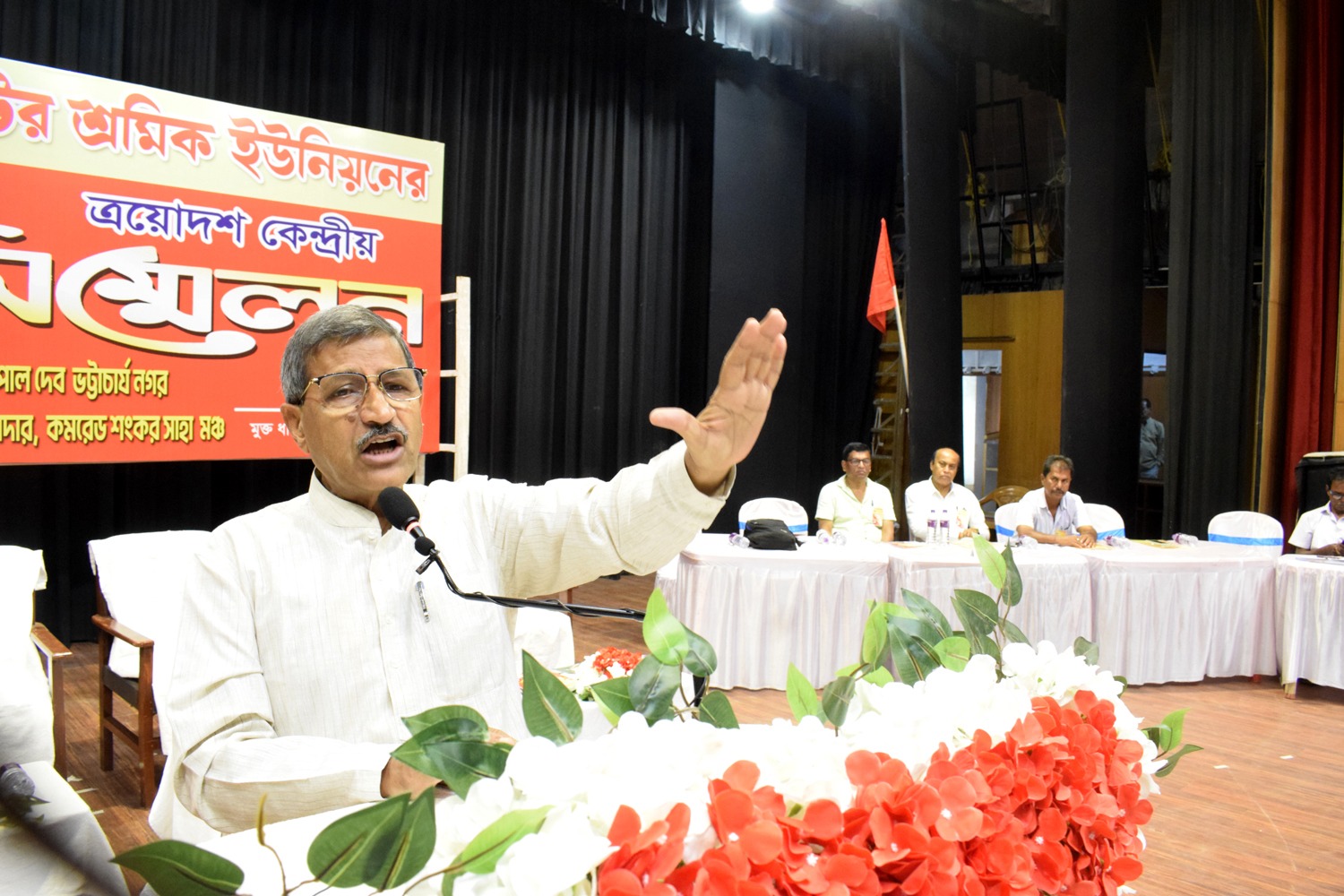 ত্রিপুরা মোটর শ্রমিক ইউনিয়নের ত্রয়োদশ সম্মেলন, পরিবহন শিল্পে সংকট ও বিতর্কিত মন্তব্য