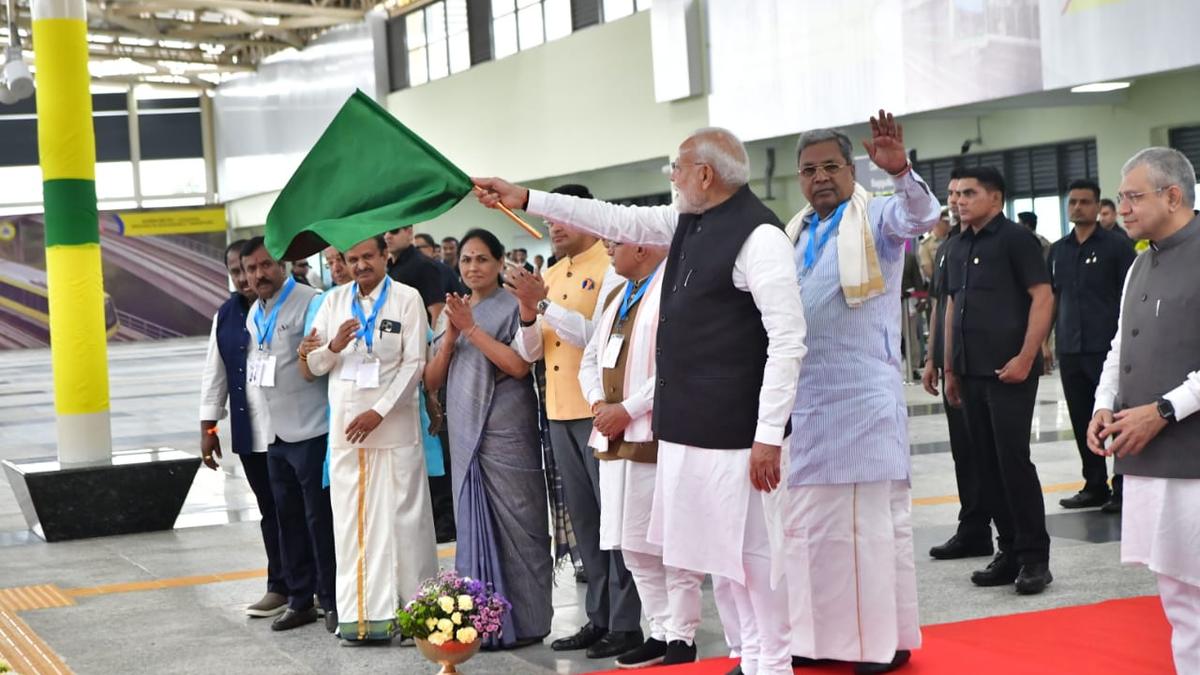 পিএম মোদী ৩টি বন্দে ভারত এক্সপ্রেস এবং বেঙ্গালুরুর বহু প্রতীক্ষিত ইয়েলো লাইন উদ্বোধন করলেন
