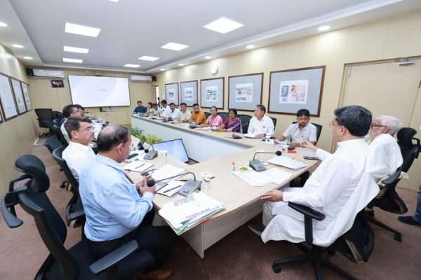 জনকল্যাণমূলক কাজের অগ্রগতি খতিয়ে দেখতে মুখ্যমন্ত্রীর পর্যালোচনা বৈঠক