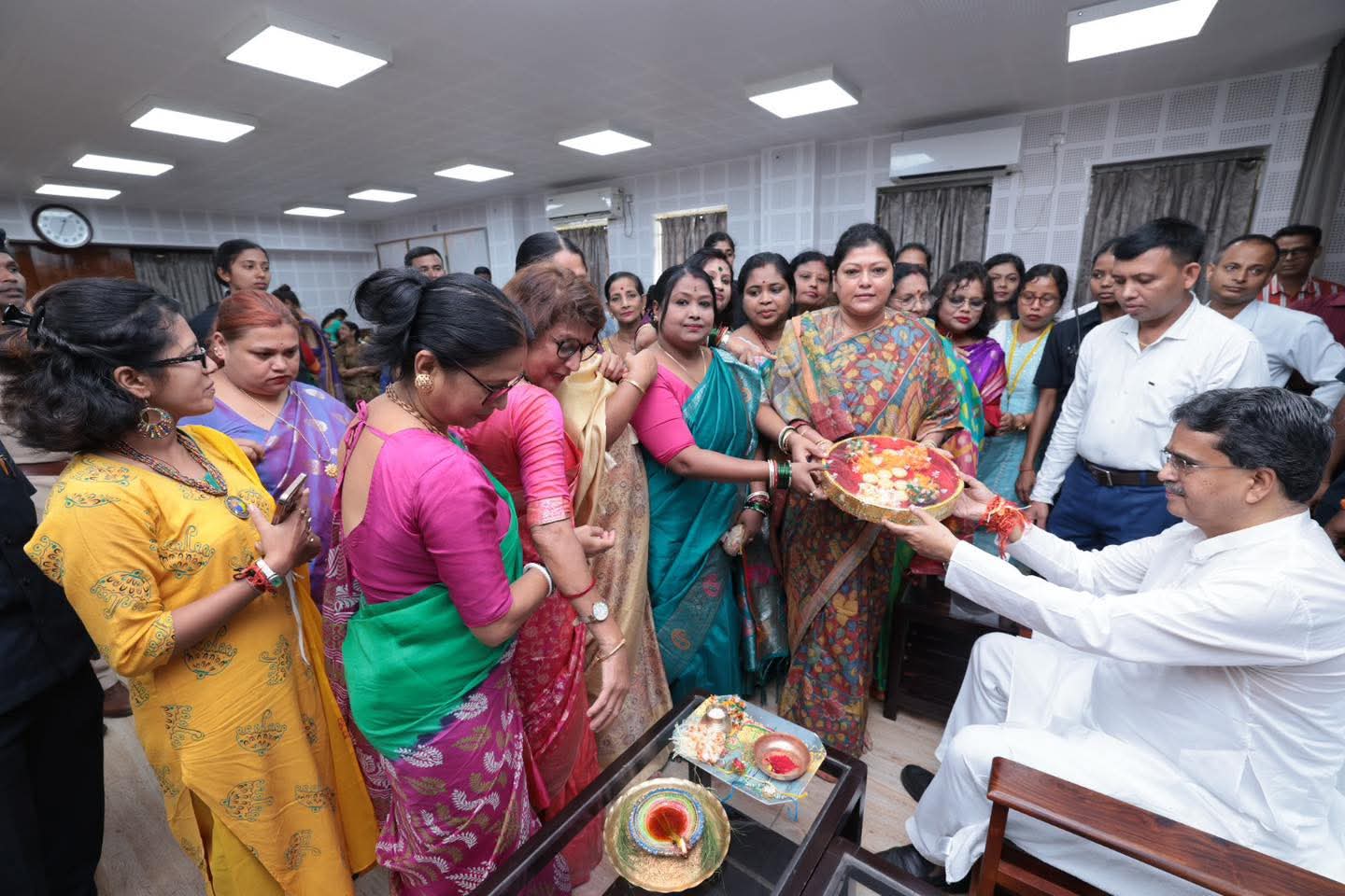 রাখিবন্ধনে মুখ্যমন্ত্রীর বার্তা — বোনেদের মঙ্গল কামনা ও সমাজে ঐক্যের আহ্বান