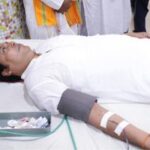 স্বাধীনতা দিবসে রক্তদান শিবিরে স্বেচ্ছায় রক্তদান করলেন সাংসদ বিপ্লব