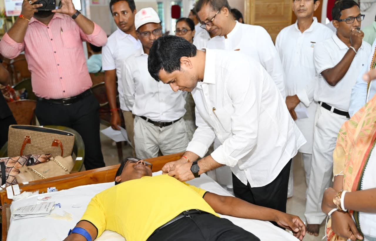 প্রজাপিতা ব্রহ্মাকুমারী ঈশ্বরীয় বিশ্ববিদ্যালয়ে মেগা রক্তদান শিবির