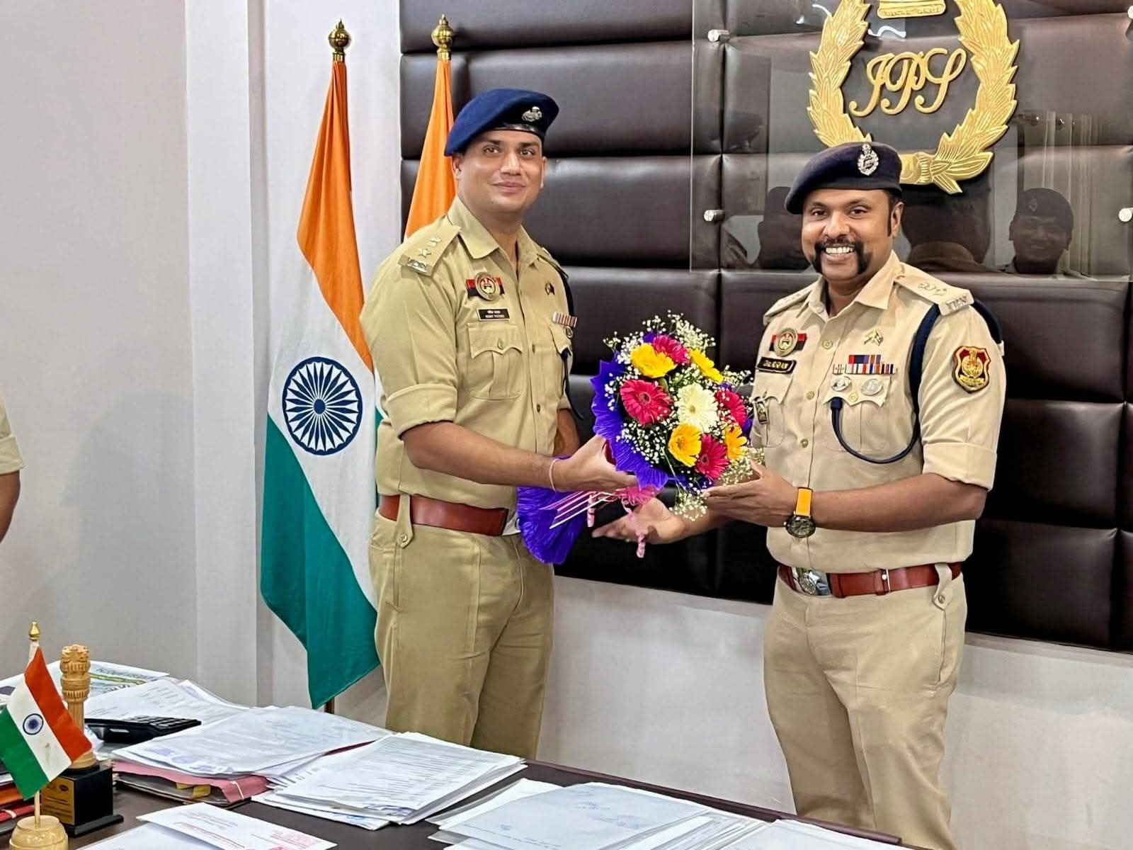 পশ্চিম জেলার পুলিশ সুপারের দায়িত্ব গ্রহন করলেন নমিত পাঠক