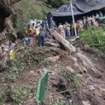 কাশ্মীরে বৈষ্ণো দেবী মন্দিরের পথে ধস: মৃত্যু বেড়ে ৩৬, আহত বহু; স্থগিত তীর্থযাত্রা, উদ্ধারকাজে সেনা-প্রশাসন-এনডিআরএফ