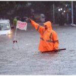 তীব্র বৃষ্টিতে উদ্ধারকাজে বাধা, কয়েকটি রাজ্যে জারি অরেঞ্জ ও রেড অ্যালার্ট