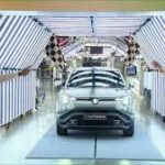 গুজরাটে ‘ই-ভিটারা’ ব্যাটারি গাড়ির সূচনা ও হাইব্রিড ব্যাটারি ইলেক্ট্রোড প্ল্যান্ট উদ্বোধন করলেন প্রধানমন্ত্রী মোদী