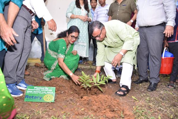 জলবায়ু পরিবর্তন রোধে বৃক্ষরোপণ ও কার্বন ক্রেডিটই মূল চাবিকাঠি: কৃষি মন্ত্রী