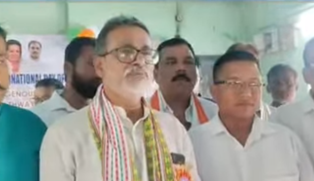 অম্পিতে কংগ্রেসে যোগ তিপ্রামথা-সহ তিন দল ছেড়ে ৫০ আদিবাসী ভোটারের