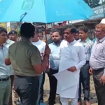পুরনো মোটরস্ট্যান্ড এলাকার রাস্তা পরিদর্শনে মেয়র