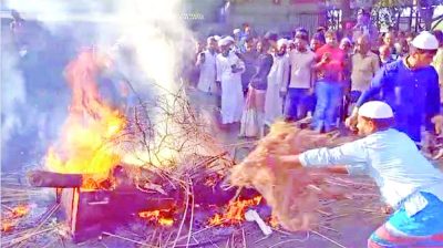 বাংলাদেশে মাজারে হামলা, কবর খুঁড়ে&hellip;