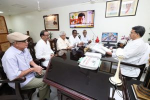 ১১ দফা দাবি আদায়ের লক্ষ্যে&hellip;