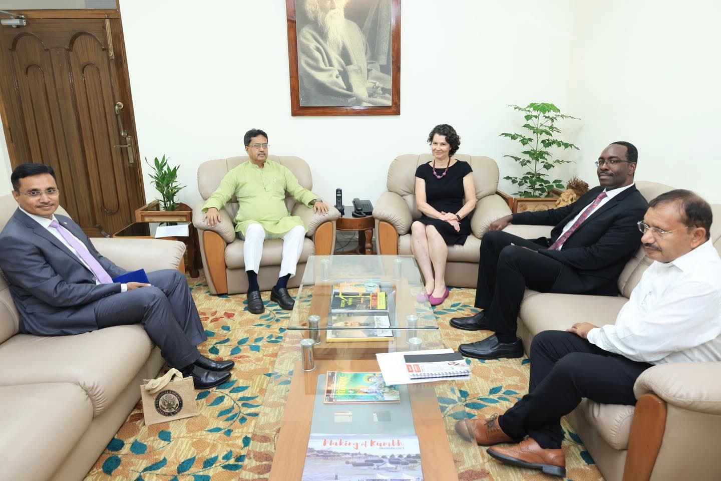 মুখ্যমন্ত্রীর সাথে সাক্ষাৎ করেন কলকাতায় নিযুক্ত মার্কিন কনসাল জেনারেল