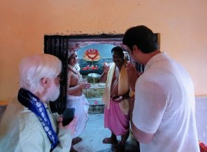 প্রধানমন্ত্রীর জন্মদিনে তার দীর্ঘায়ু কামনায় চতুর্দশ দেবতা বাড়িতে পুজো দিলেন সাংসদ বিপ্লব