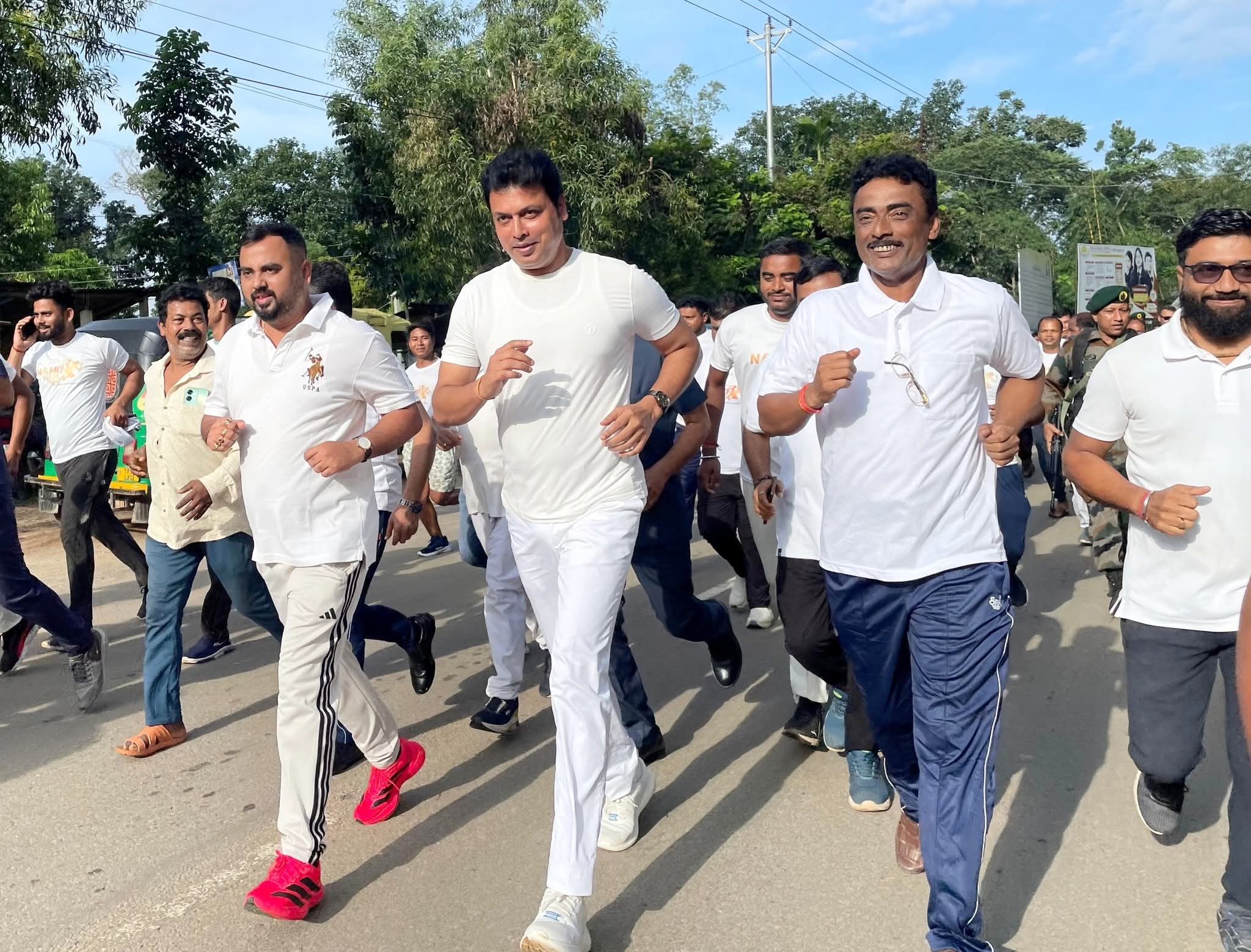 শান্তিরবাজারে যুব মোর্চার নমো ম্যারাথনে অংশ নিলেন সাংসদ বিপ্লব