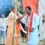 মহাঅষ্টমীতে শান্তিকালী কুমারী দেবী আশ্রমে সাংসদ রাজীব, জনজাতি মায়েদের মধ্যে পাছরা বিতরণ