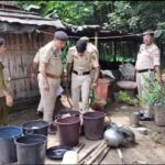 অবৈধ নেশার ঠেক গুঁড়িয়ে দিয়েছে বিশালগড় থানার পুলিশ