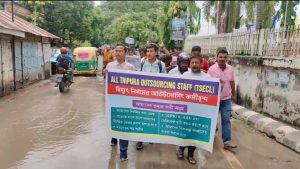 ৫ দফা দাবিতে বিদ্যুৎ নিগমের আউটসোর্সিং কর্মীদের ডেপুটেশন