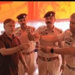 চুরি যাওয়া স্বর্ণালংকার সহ ল্যাপটপ এবং ব্যাটারি উদ্ধার, প্রকৃত মালিকের হাতে তুলে দেয় পুলিশ