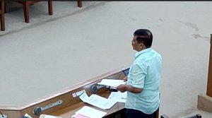 বিধানসভা অধিবেশনের সময় বৃদ্ধি নিয়ে সরব বিরোধিরা, প্রধানমন্ত্রীর সফরকে ঘিরে সম্ভব না হলেও আগামী অধিবেশনে অবশ্যই সময় বাড়ানো হবে, আশ্বস্ত করেন পরিষদীয় মন্ত্রী