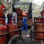 প্রধানমন্ত্রী মোদি নবরাত্রিতে ২৫ লক্ষ বিনামূল্যে এলপিজি সংযোগ পাওয়া সকল মায়ের এবং বোনেদের শুভেচ্ছা জানালেন