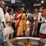 গয়ায় বিশ্ববিখ্যাত পিতৃপক্ষ মেলায় পূর্বপুরুষদের উদ্দেশ্যে ‘পিণ্ড দান’ করলেন রাষ্ট্রপতি