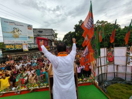 বামফ্রন্ট এবং কংগ্রেস মানুষকে বিভ্রান্ত করার চেষ্টা করছে : রাজীব