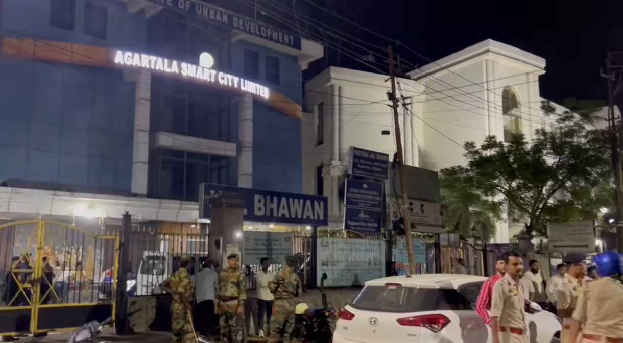 ‘হ্যাপিয়েস্ট আওয়ার বার’-কে শোকজ জারি