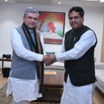 কেন্দ্রীয় মন্ত্রী অশ্বিনী বৈষ্ণবের সাথে সাক্ষাত করলেন মুখ্যমন্ত্রী