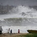 চক্রবাত ‘মন্থা’ আন্ধ্রপ্রদেশের কাকিনাডা উপকূলে পৌঁছেছে, তীব্র বৃষ্টিপাত এবং ঝড়ের আশঙ্কা