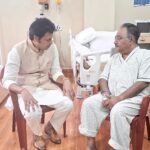 পশ্চিমবঙ্গের বিজেপি সভাপতি শমীক ভট্টাচার্যের শারীরিক খোঁজ নিতে হাসপাতালে গেলেন সাংসদ বিপ্লব