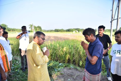 ধানক্ষেত নষ্ট হওয়া কৃষককে সর্বাত্মক সহায়তার আশ্বাস মন্ত্রী রতন লাল নাথের