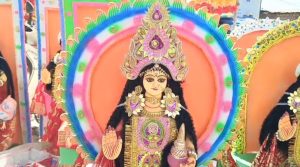 দুর্গা পুজোর পর বাজারে কোজাগরী লক্ষ্মী প্রতিমার রমরমা, দাম তুলনামূলক বেশি