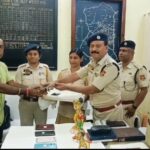 হারানো ৩০টি মোবাইল মালিকদের হাতে তুলে দিল পশ্চিম থানার পুলিশ