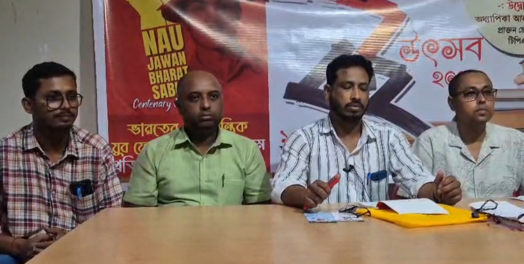 হিটলারের মতাদর্শে অনুপ্রাণিত পুর নিগমের মেয়র : নবারুণ