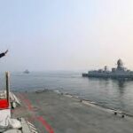 প্রধানমন্ত্রী মোদী করওয়ারে আইএনএস বিক্রান্তে নৌসেনার সঙ্গে দীপাবলি উদযাপন করলেন