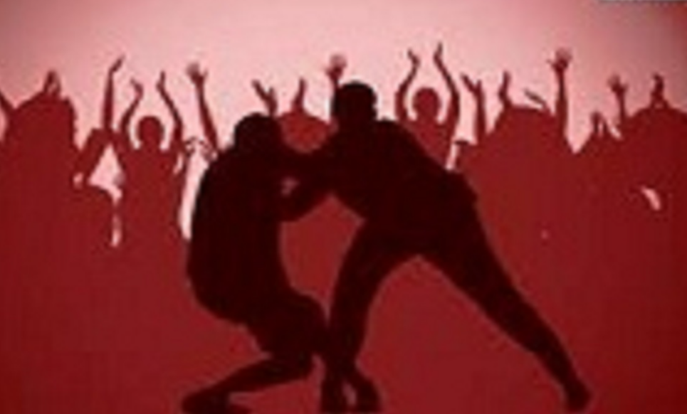 আমবাসায় মোটরস্ট্যান্ড দখল নিয়ে তাণ্ডব, দুই পক্ষের মধ্যে রাতভর সংঘর্ষ