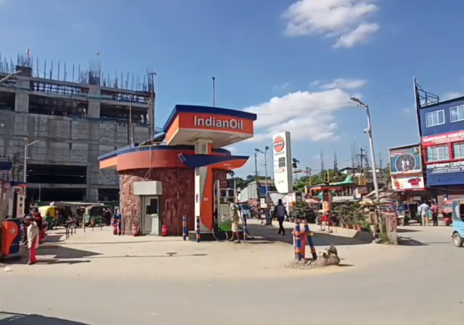 পুরাতন মোটর স্ট্যান্ডের পেট্রোল পাম্প খুলে দেওয়ার নির্দেশ, পূর্বের সিল করা আদেশ প্রত্যাহার করল জেলা প্রশাসন