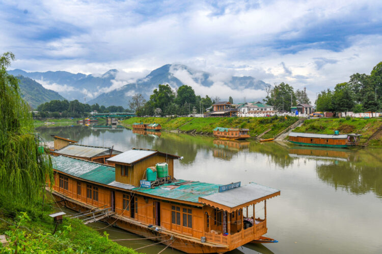 মৌসুমের শীতলতম রাতের সাক্ষী শ্রীনগর, তাপমাত্রা নেমেছে ০.২ ডিগ্রিতে