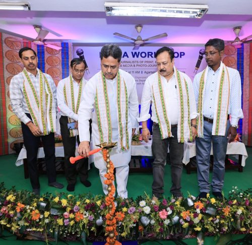 সমাজ পরিবর্তনে বিচার ব্যবস্থা এবং সংবাদমাধ্যম মানুষের সাথে যোগসূত্র বজায় রাখার ক্ষেত্রে অনন্য ভূমিকা পালন করে : মুখ্যমন্ত্রী