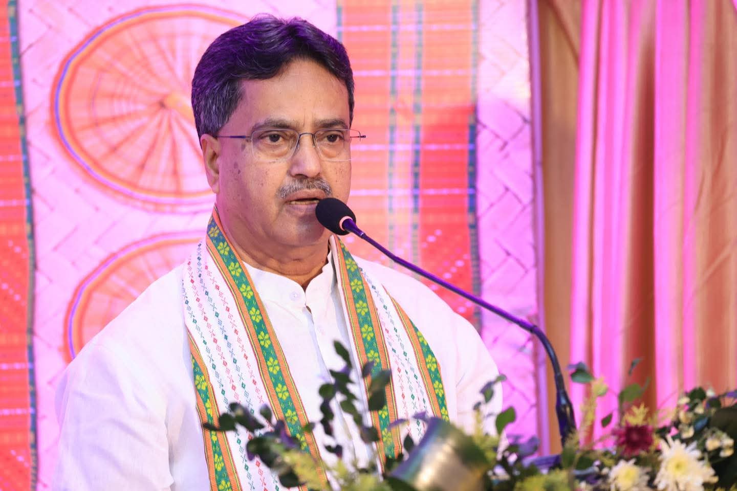 লখনউ হোটেলে কান্ড : নিরাপত্তা ব্যবস্থাপনায় ঘাটতি স্পষ্ট, ত্রিপুরার মুখ্যমন্ত্রীর সন্দেহেই ভুয়ো আমলা পুলিশের জালে