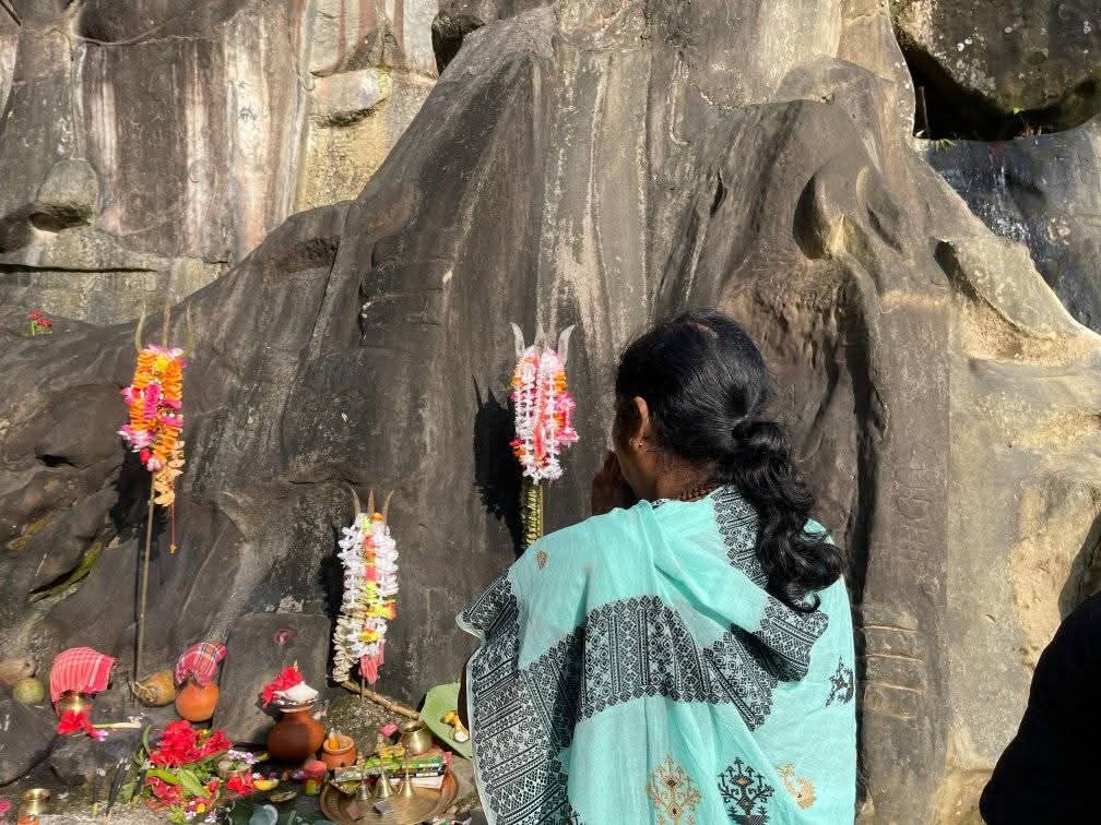 প্রাক্তন কেন্দ্রীয় মন্ত্রী প্রতিমা ভৌমিকের ঊনকোটি দর্শন, সকলকে শৈবতীর্থ পরিদর্শনের আহ্বান