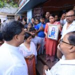 স্কুল ছাত্রী দীপান্বিতা পালের বাড়িতে যান মুখ্যমন্ত্রী, তদন্তের নির্দেশ