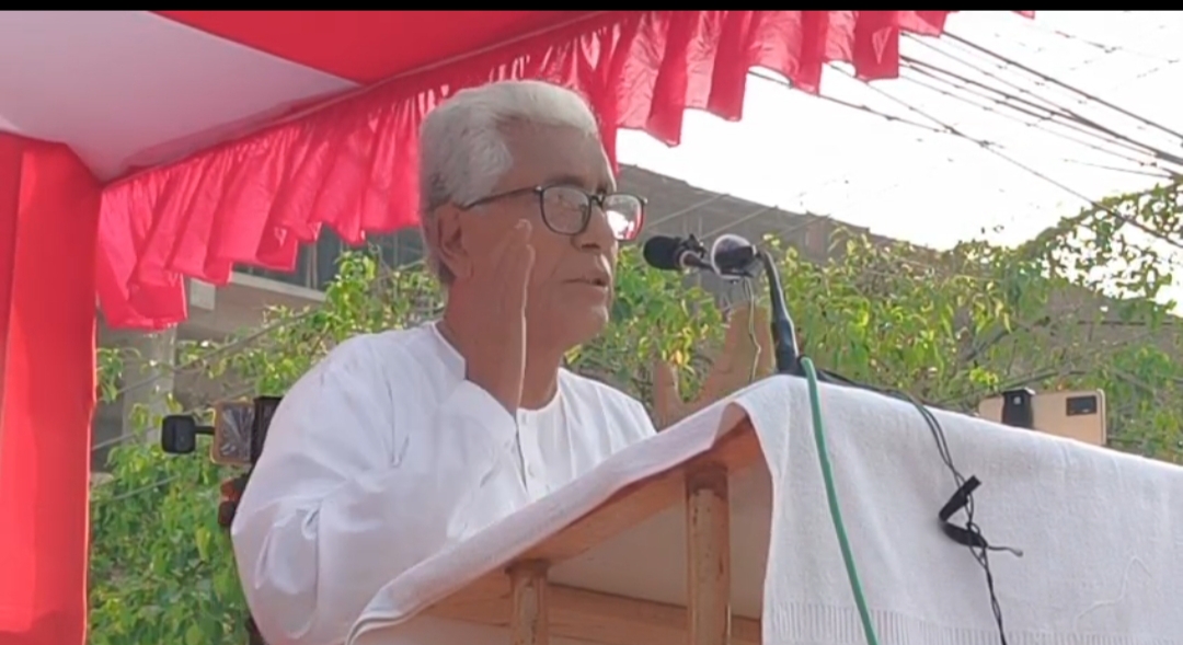 আরএসএস পরিচালিত বিজেপি সরকার ফ্যাসিবাদী মানসিকতা নিয়ে পুঁজিপতিদের স্বার্থরক্ষার কাজ করছে এবং কৌশলে গণতান্ত্রিক অধিকারকে ধ্বংসের পথে ঠেলে দিচ্ছে : মানিক সরকার