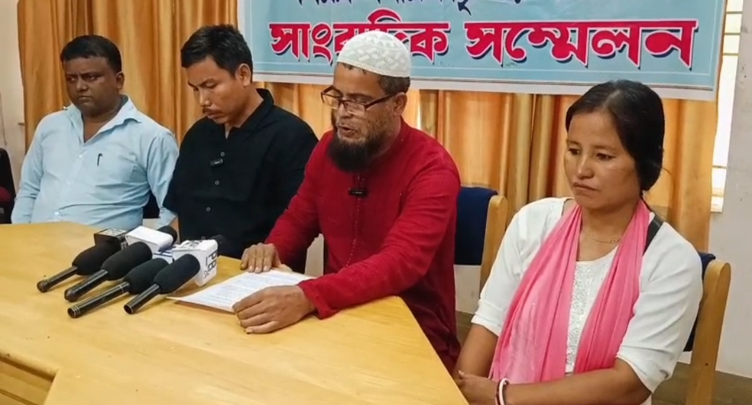 ১০৩২৩ শিক্ষকদের সমস্যার সমাধানে মুখ্যমন্ত্রী আগ্রহী, বাধা দিচ্ছে শিক্ষা দপ্তর: অভিযোগ