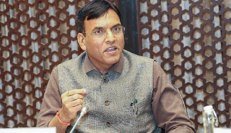 শ্রম আইনগুলির ঐতিহাসিক সংস্কার: ভারতের কর্মীদের জন্য আরও উন্নত সুবিধা নিশ্চিত করবে সরকার